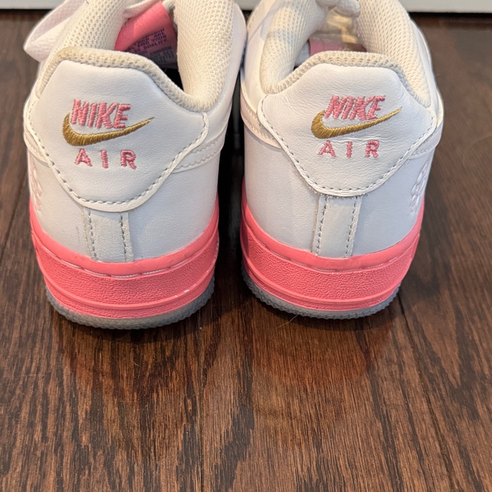 Nike Kids White and Pink Nike Air Sneakers Boys size 4.5 - Picture 5 of 6